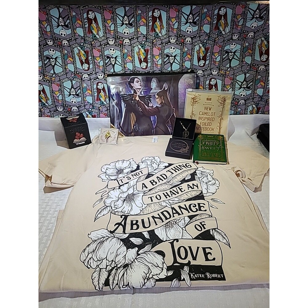 The Bookish Box Accessories 6pc Bundle T.Shirt S – No Book Included +bonus